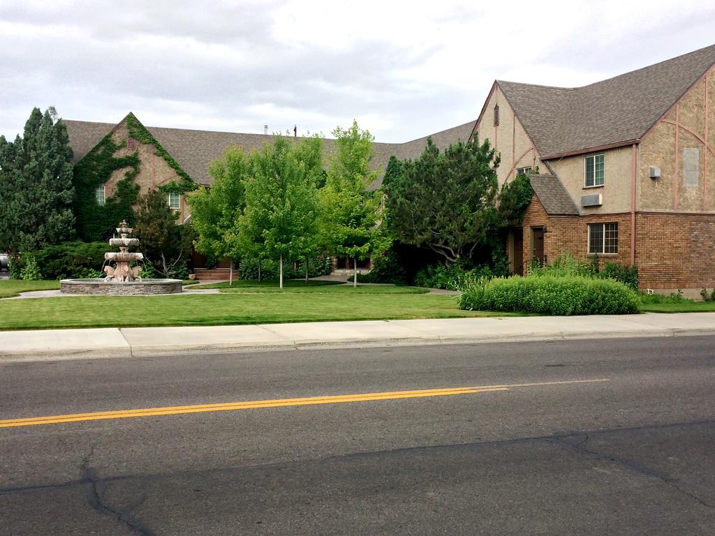 Black Swan Inn Luxurious Theme Rooms Pocatello Exterior foto